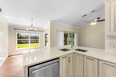 13053 Meadowbreeze Drive, Wellington, FL 33414 - Photo 27