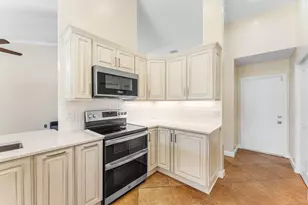 13053 Meadowbreeze Dr, Wellington, FL 33414 - Photo 13