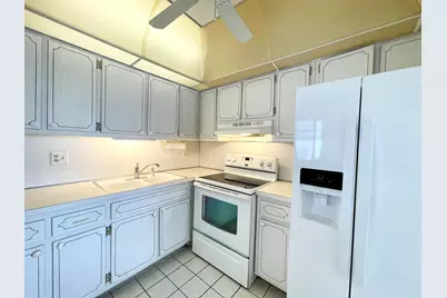 3402 Cynthia Lane #205, Lake Worth, FL 33461 - Photo 5