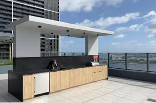 121 NE 5th St, Miami, FL 33132 - Photo 21