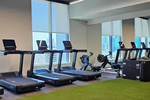 121 NE 5th St, Miami, FL 33132 - Photo 13