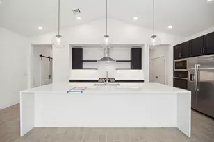 10104 Field Flower Trl, Port Saint Lucie, FL 34987 - Photo 5