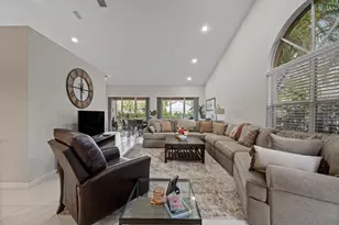 4657 Carlton Golf Dr, Lake Worth, FL 33449 - Photo 5