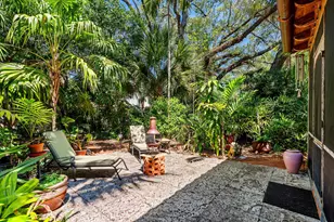 825 Alamanda St, Boca Raton, FL 33486 - Photo 29