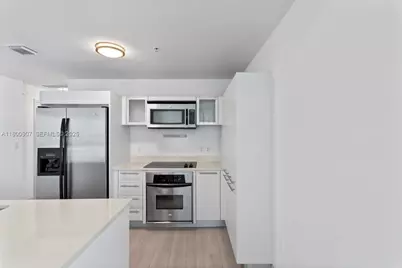 1900 N Bayshore Drive, Miami, FL 33132 - Photo 9