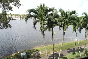 1100 Colony Point Circle Circle, Pembroke Pines, FL 33026 - Photo 29