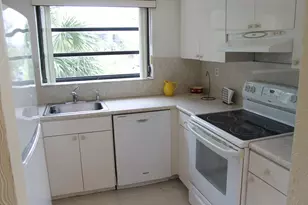 1100 Colony Point Circle Circle, Pembroke Pines, FL 33026 - Photo 5