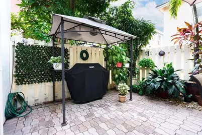 4156 Meade Way, West Palm Beach, FL 33409 - Photo 9