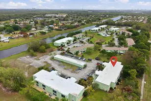 2074 SE Wild Meadow Cir, Port Saint Lucie, FL 34952 - Photo 25