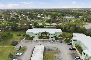 2074 SE Wild Meadow Cir, Port Saint Lucie, FL 34952 - Photo 23