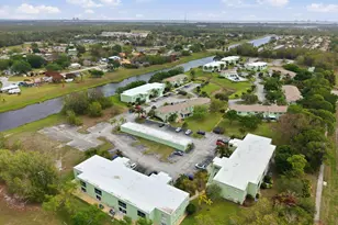 2074 SE Wild Meadow Cir, Port Saint Lucie, FL 34952 - Photo 27