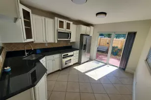 313 SW 1st Ct SW, Pompano Beach, FL 33060 - Photo 3