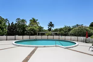 2425 Presidential Way Way, West Palm Beach, FL 33401 - Photo 19