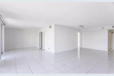 2425 Presidential Way Way #1703, West Palm Beach, FL 33401 - Photo 1