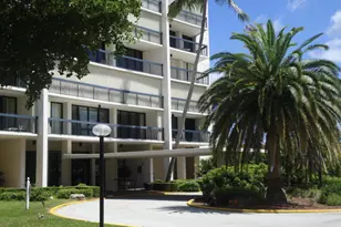 2425 Presidential Way Way, West Palm Beach, FL 33401 - Photo 5