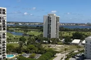 2425 Presidential Way Way, West Palm Beach, FL 33401 - Photo 23