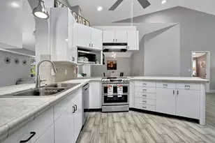 1212 Mulberry Pl, Wellington, FL 33414 - Photo 9