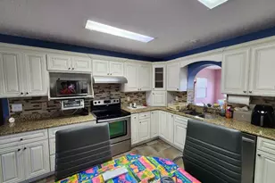 1177 Lisa Ln, Okeechobee, FL 34974 - Photo 5