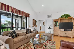 19279 Sabal Lake Dr, Boca Raton, FL 33434 - Photo 9