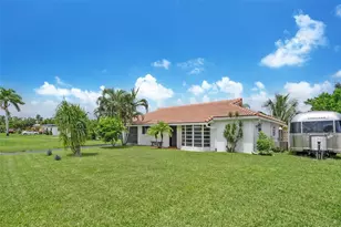 241 SW 13th St, Boca Raton, FL 33432 - Photo 3