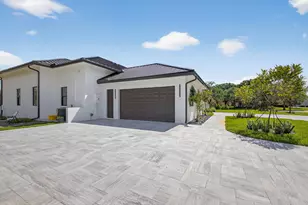8771 Man O War Rd, Palm Beach Gardens, FL 33418 - Photo 9