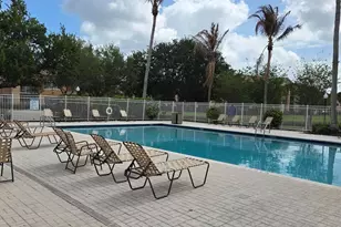 131 SW Palm Dr, Port Saint Lucie, FL 34986 - Photo 9