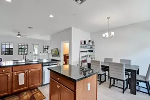 11621 SW 13th Ct, Pembroke Pines, FL 33025 - Photo 9