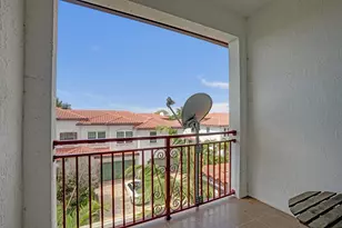 11621 SW 13th Ct, Pembroke Pines, FL 33025 - Photo 15