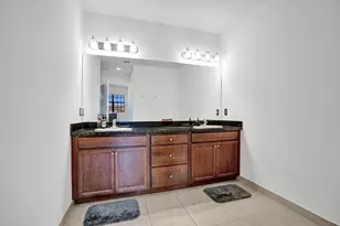 11621 SW 13th Ct, Pembroke Pines, FL 33025 - Photo 17