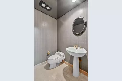 2410 Embassy Drive, West Palm Beach, FL 33401 - Photo 27