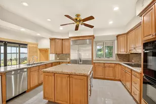 2410 Embassy Dr, West Palm Beach, FL 33401 - Photo 9