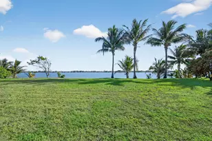 2410 Embassy Dr, West Palm Beach, FL 33401 - Photo 31