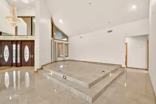 2410 Embassy Dr, West Palm Beach, FL 33401 - Photo 17