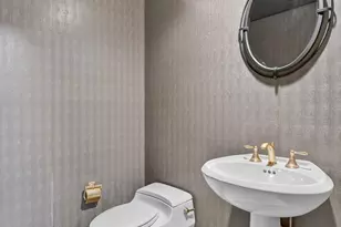 2410 Embassy Dr, West Palm Beach, FL 33401 - Photo 25