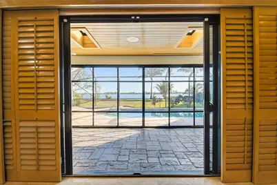 2410 Embassy Drive, West Palm Beach, FL 33401 - Photo 15