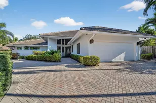 2410 Embassy Dr, West Palm Beach, FL 33401 - Photo 3