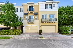 642 NW 38th Cir, Boca Raton, FL 33431 - Photo 1