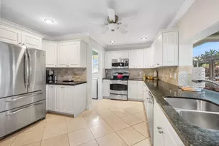 133 Clubhouse Blvd, Atlantis, FL 33462 - Photo 5