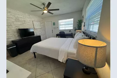 805 NE 23rd Drive, Wilton Manors, FL 33305 - Photo 5