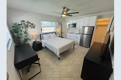 805 NE 23rd Drive, Wilton Manors, FL 33305 - Photo 1