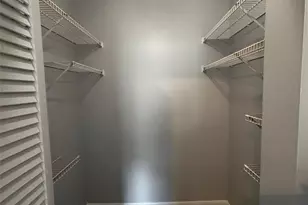 18340 NW 68th Ave, Hialeah, FL 33015 - Photo 15