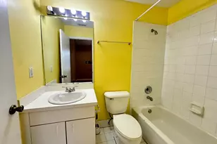 420 SW 122nd Ave, Pembroke Pines, FL 33025 - Photo 7