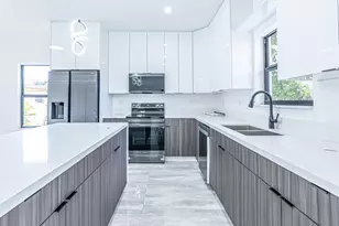 2725 NW 7th St, Fort Lauderdale, FL 33311 - Photo 25