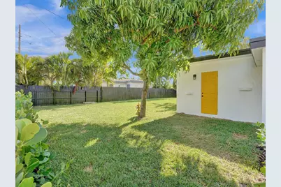 3661 NE 8th Avenue, Oakland Park, FL 33334 - Photo 21