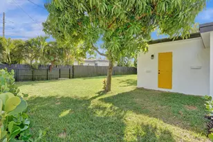 3661 NE 8th Ave, Oakland Park, FL 33334 - Photo 21