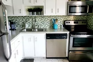 1010 Country Club Dr, Margate, FL 33063 - Photo 3