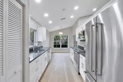 6185 NW 77th Place, Parkland, FL 33067 - Photo 17
