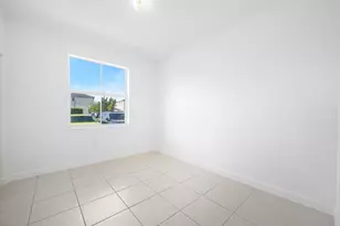 2739 SE 17th St, Homestead, FL 33035 - Photo 9