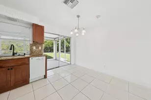 8107 NW 96th Ave, Tamarac, FL 33321 - Photo 9