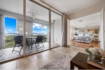 575 Oaks Lane #1009, Pompano Beach, FL 33069 - Photo 9